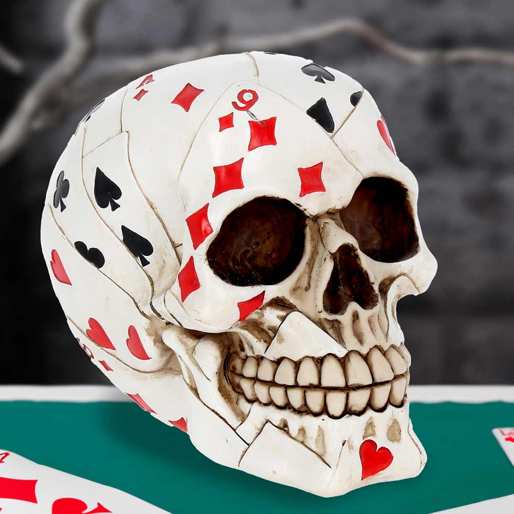 Dead Mans Hand Skull 15cm - Party Seasons